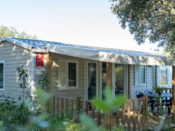 Location de vacances pour 4 personnes, avec terrasse et piscine à Calvisson