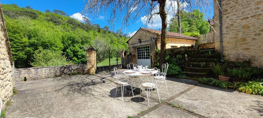 Location de vacances pour 6 personnes, avec jardin et terrasse à Veyrignac - 2