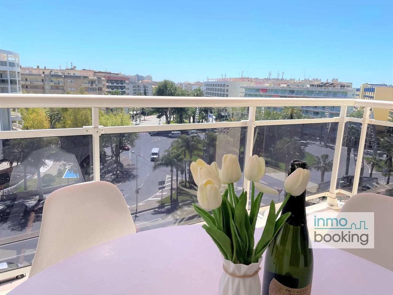 Entire vacation apartment, Rhin Apartments, air-conditioned, pool and close to the beach. in Salou, Costa Dorada
