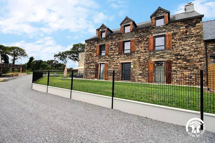 Gîte pour 9 personnes, avec jardin