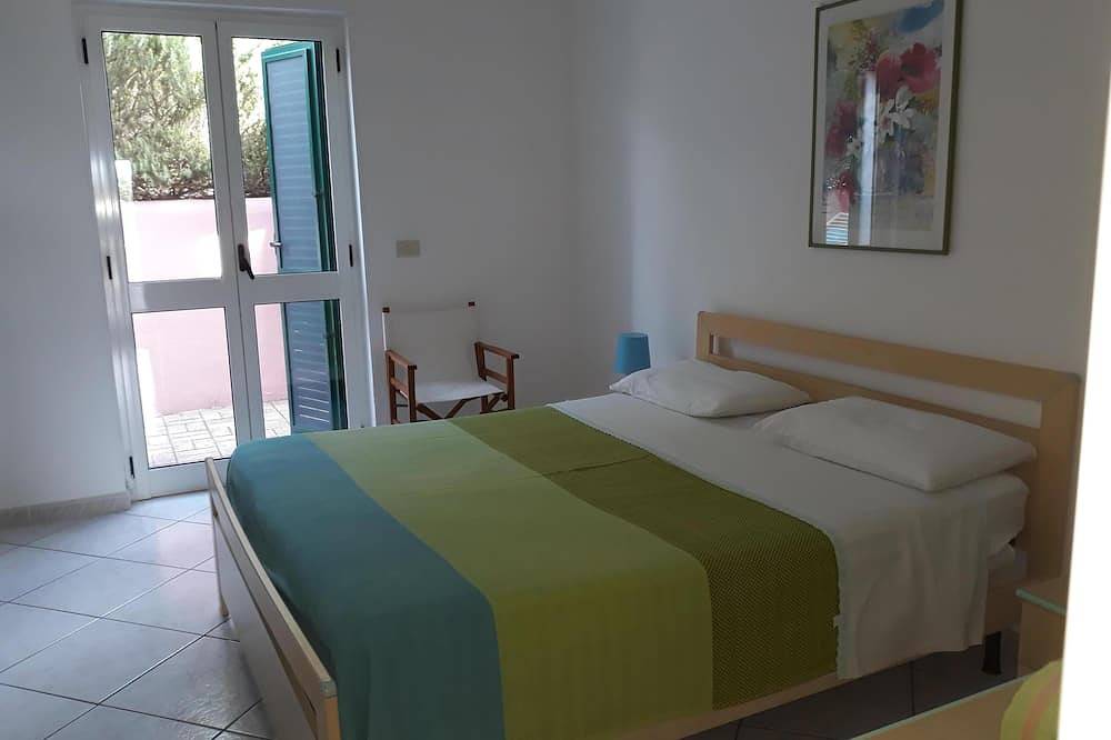 Appartamento intero, La Brezza, relax nel verde con vista mare. in Santa Cesarea Terme, Provincia di Lecce