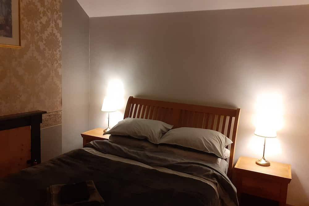 Characterful Cottage near the Beach, Shops & Pier in Weston-Super-Mare, North Somerset