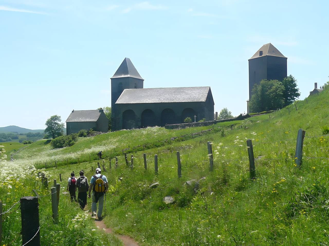 Maison De Claude : Terrasse Privée, Jardin Privatif et Wi-Fi in Castelnau-de-Mandailles, Parc naturel régional de l'Aubrac