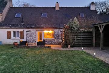Gîte pour 2 personnes, avec terrasse et jardin à Commana