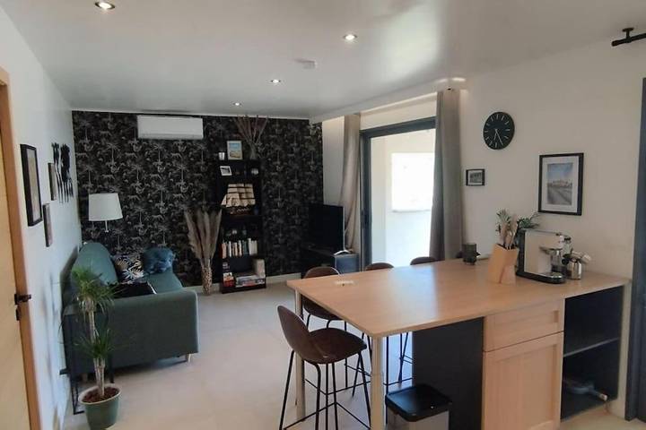 Location de vacances pour 6 personnes, avec piscine ainsi que jardin et vue à Saint-Pantaléon - 2