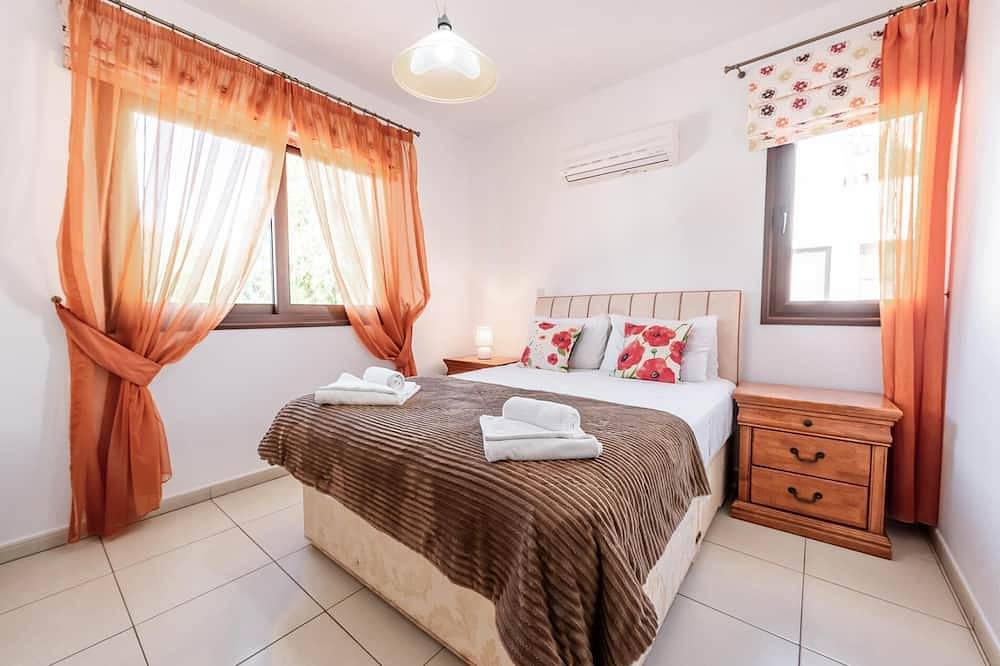 Sea Front Villa Oceanus H2 by Ezoria Villas in Südzypern