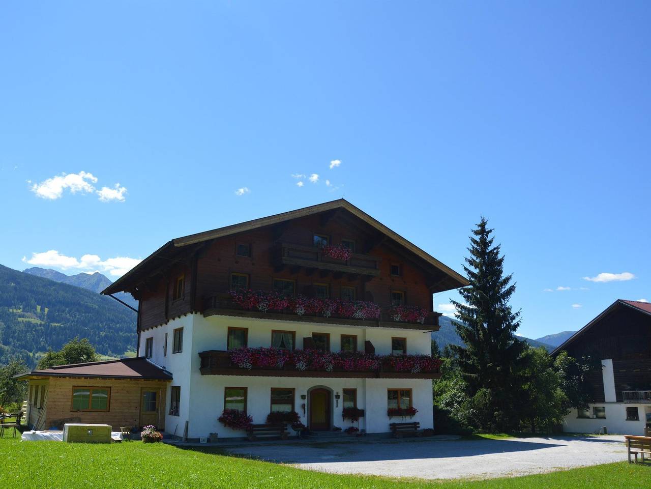 Ganze Ferienwohnung, Pircherhof Appartements - Appartement D - 1 Schlafzimmer, Dusche, Wc in Haus, Schladming-Dachstein