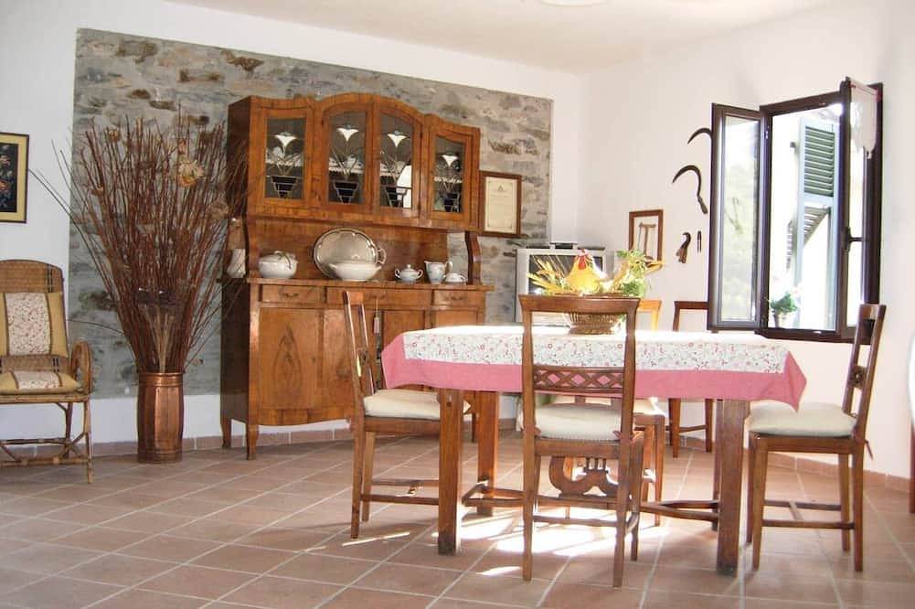 Komfortables Ferienhaus \"Il Nido di Piera\" im Landhausstil in Conio (Borgomaro), Borgomaro
