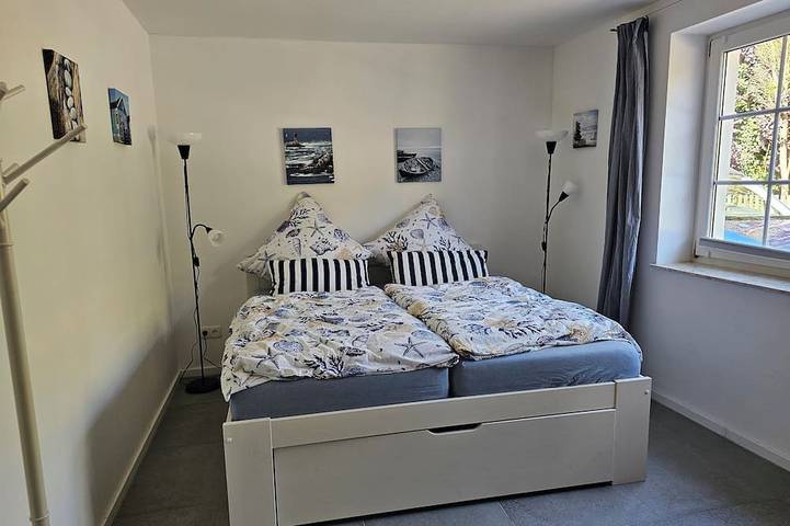Ferienwohnung für 2 Personen, mit Terrasse und Garten in Sande - 2