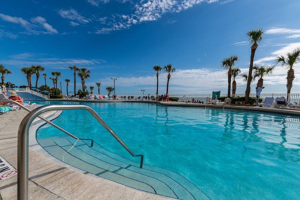 Ganze Wohnung, Oceanfront Haven: 1Br Direct ocean front with private balcony @ The Wyndam Ocean Walk in Daytona Beach, Florida