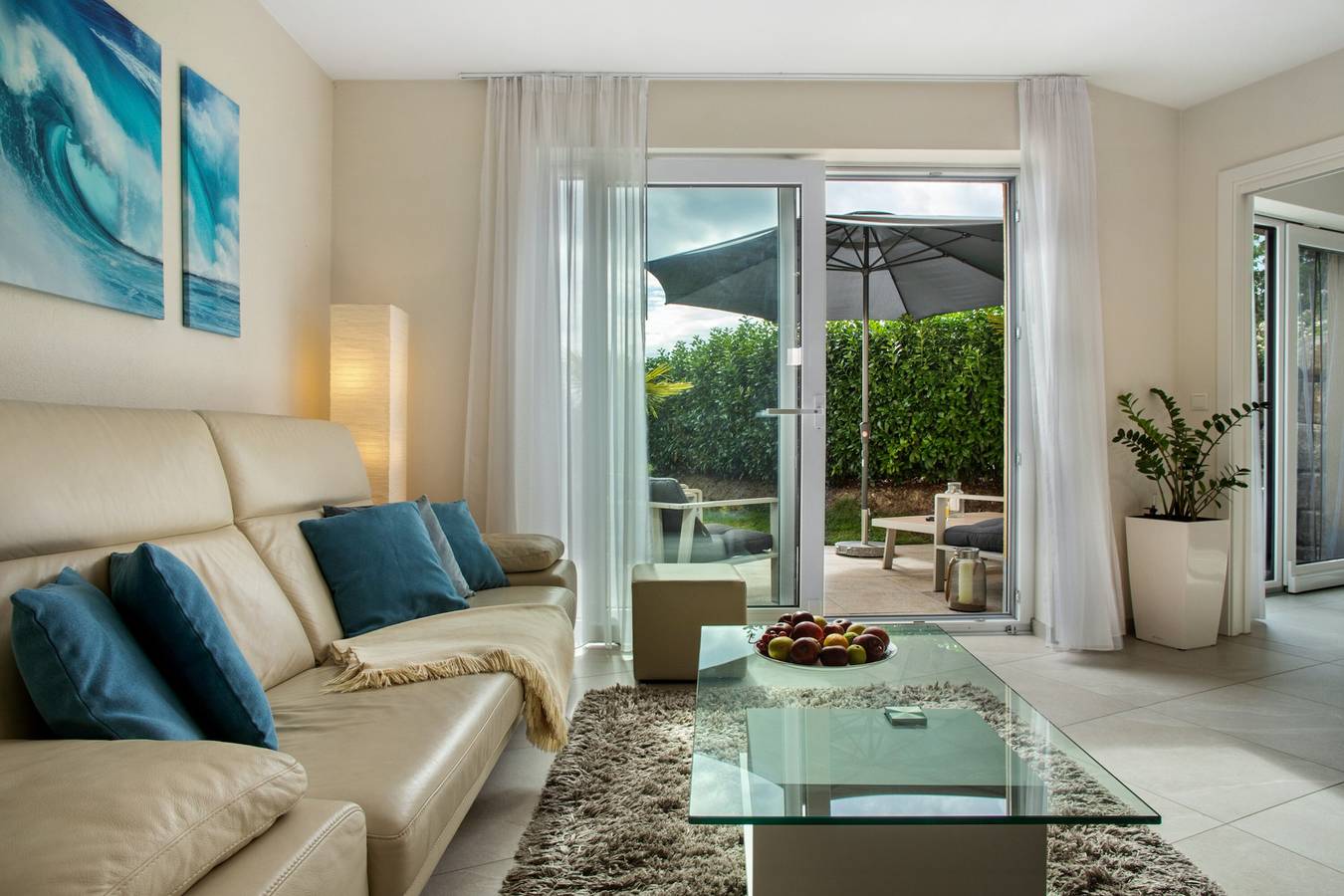 Ganze Wohnung, Ferienwohnung 'Annette's Haus und Garten' mit privater Terrasse und Wlan in Friedrichshafen, Region Bodensee-Oberschwaben