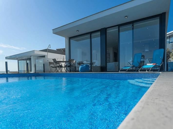 Casa de férias para 7 pessoas, com jardim e piscina e ainda varanda and vista para o mar em Salir do Porto