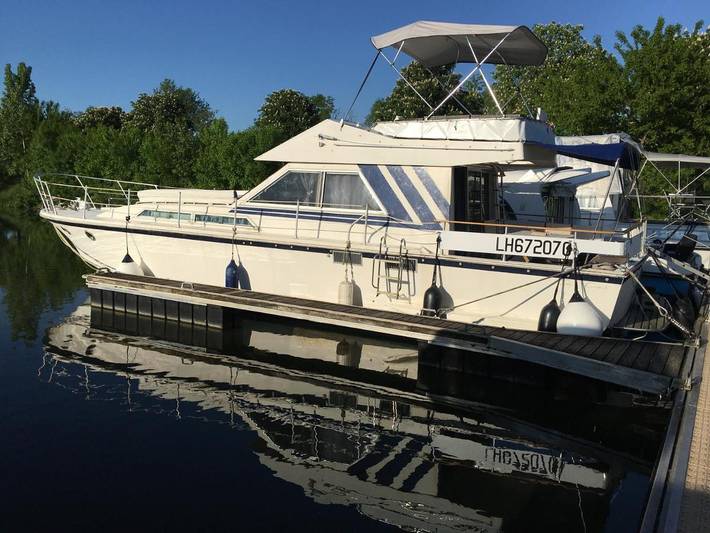 Bateau pour 4 personnes, avec terrasse dans Côte-d'Or