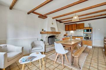 Gîte pour 4 personnes, avec jardin à Surville