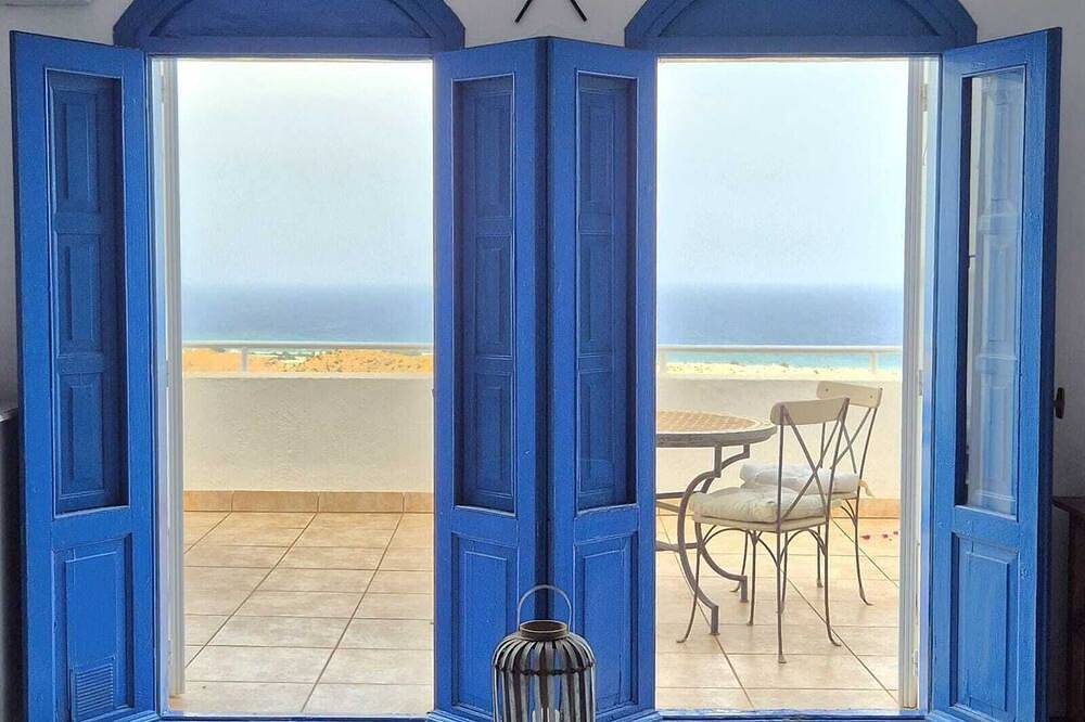 Entire apartment, La Atalaya, Terrace Overlooking The Mediterranean. in Mojácar Pueblo, Mojácar