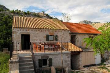 Ferienhaus für 4 Personen, mit Garten und Terrasse, mit Haustier in Starigrad Paklenica
