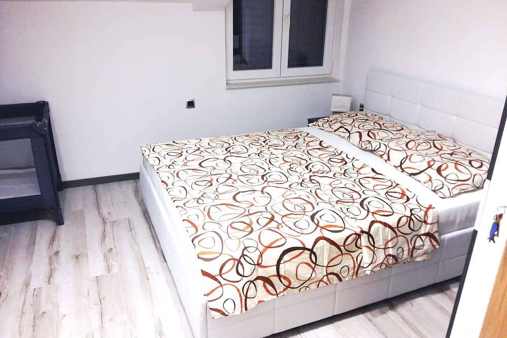 Family  apartment consist of two bedrooms and two bathrooms in Dubrovnik, Grad Dubrovnik
