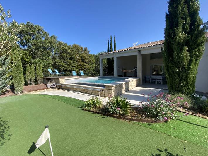 Villa pour 8 personnes, avec jardin ainsi que piscine et terrasse