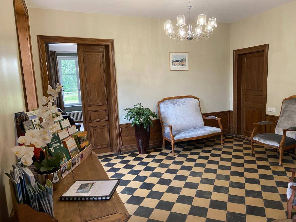Seven-Bedroom House in Mazerny, Ardennes