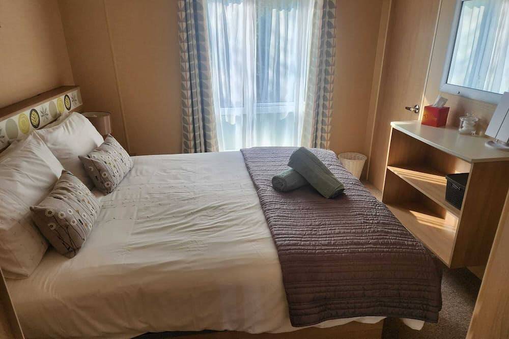 Spacious, comfortable lodge for a truly restful getaway in Milford-on-Sea, Hampshire