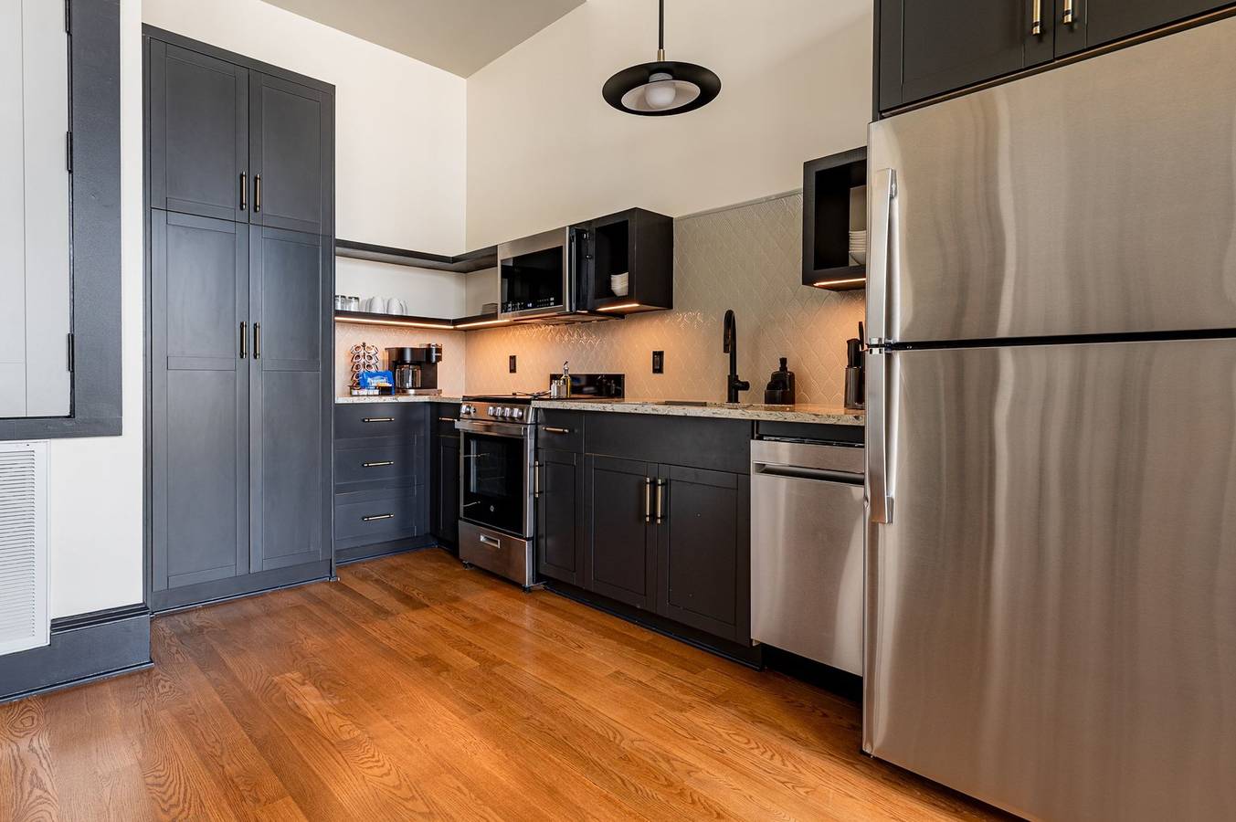 Apartamento entero, 2Br Canal Street Charm: Elegant Space | The Mayfair in Storyville (New Orleans), New Orleans