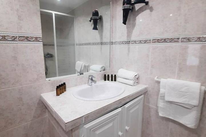 Ganze Wohnung, 3 Pièces rez de Chaussée \"garrigue\" in Èze, Mittelmeerküste (Frankreich)