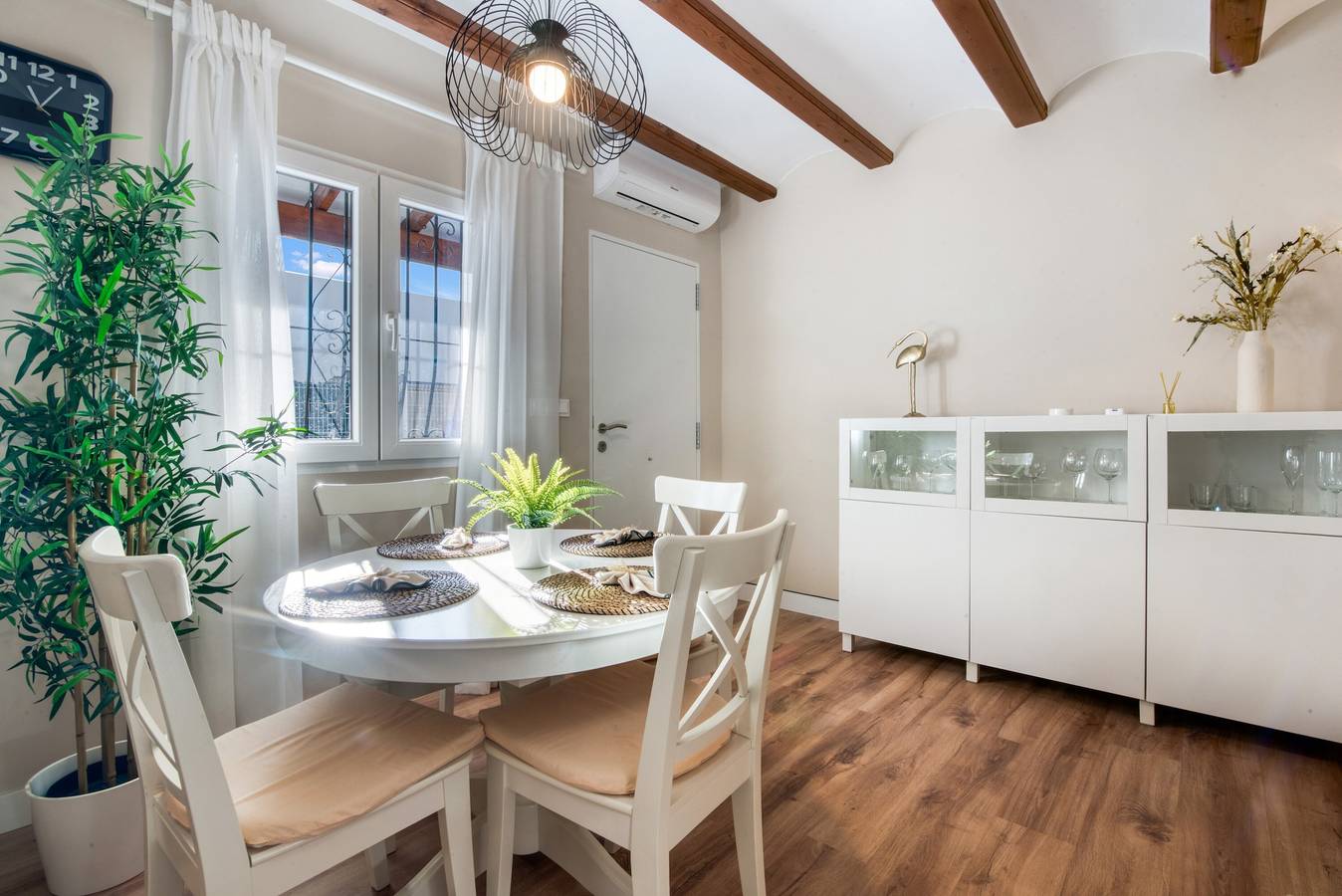 Holiday Home 'Casa Claudia' with Shared Pool, Wi-Fi and Air Conditioning in Almadrava, Costa Blanca