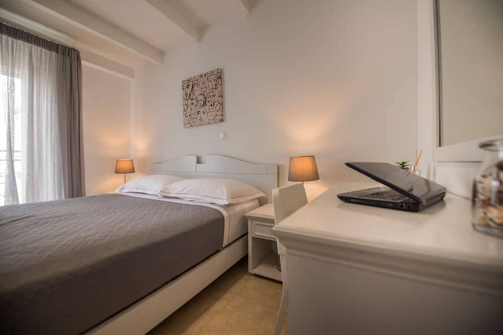 Cosy 3 floor house in the center of old city Ierapetra, Crete in Ierapetra, Lasithi