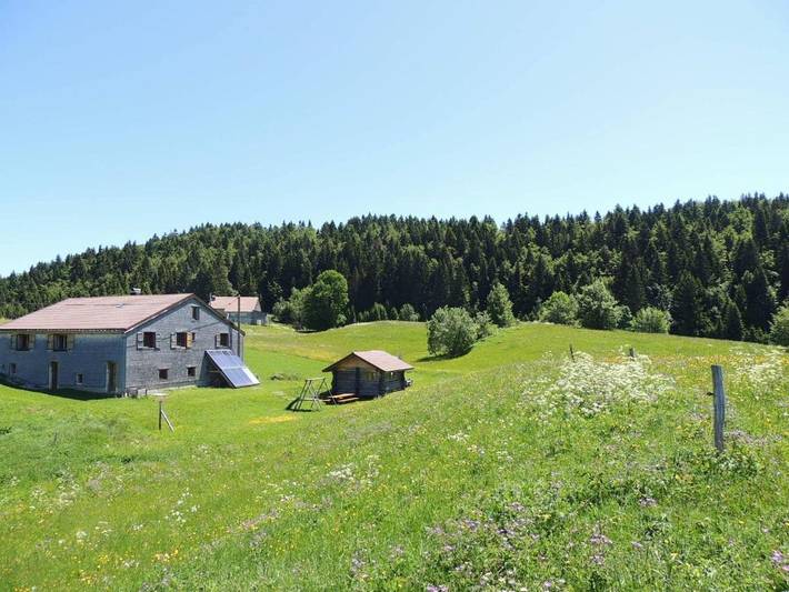 Agroturystyka dla 4 osób, z widok i ogród oraz sauna, zwierzęta dozwolone w Jura