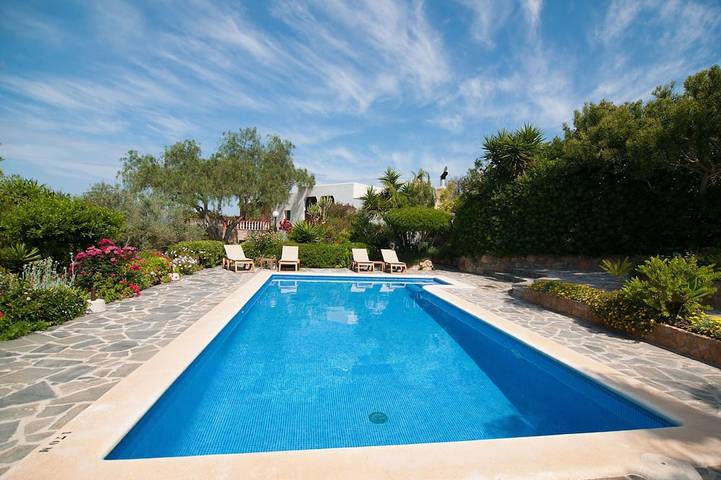 Villa for 8 people, with pool and garden as well as terrace, with pets - 1