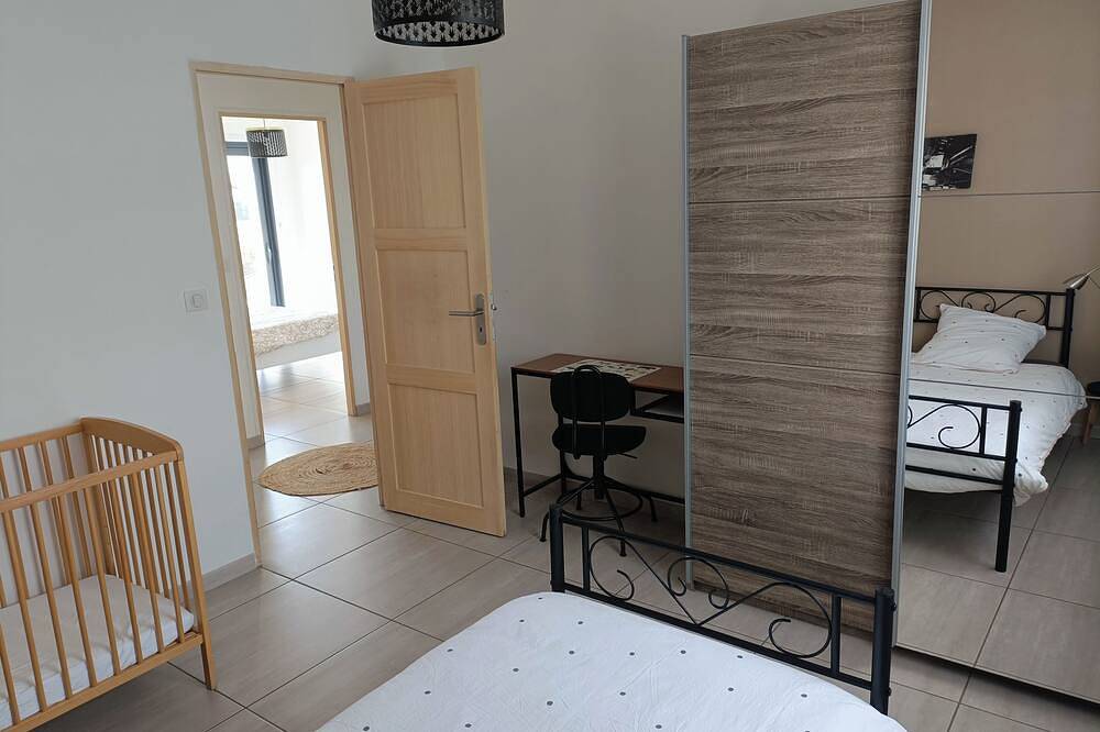 Vineyard villa with pool in Bédarrides, Vaucluse