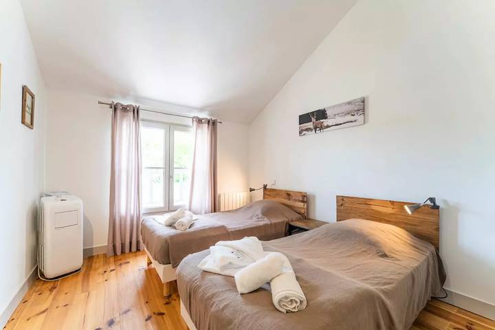 Gîte pour 6 personnes, avec jardin et piscine à Naujac-sur-Mer - 2