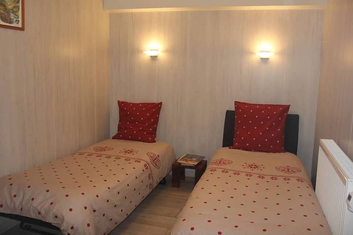 Gîte pour 4 personnes, avec jardin à Mieussy - 3