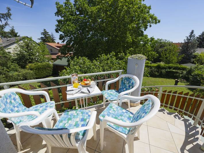Ferienwohnung für 4 Personen, mit Balkon und Garten in Balatonalmadi - 2