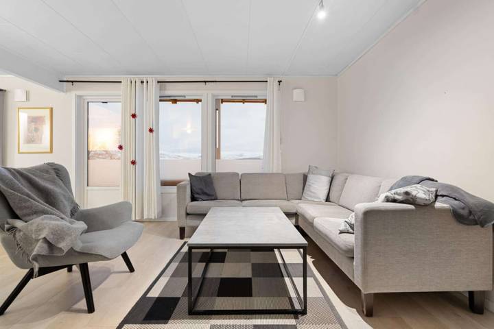 Ferienwohnung für 5 Personen, mit Balkon und Garten sowie Meerblick, mit Haustier in Tromsø - 4