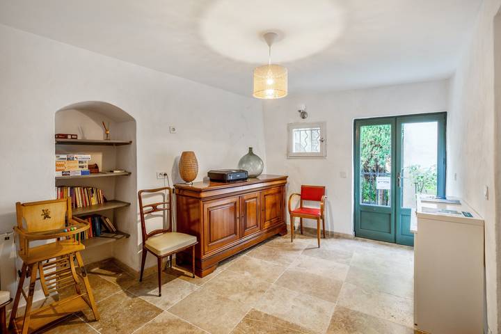 Charmante Maison à Bonnieux avec Terrasse et Vue sur le Jardin in Bonnieux, Parc naturel régional du Luberon