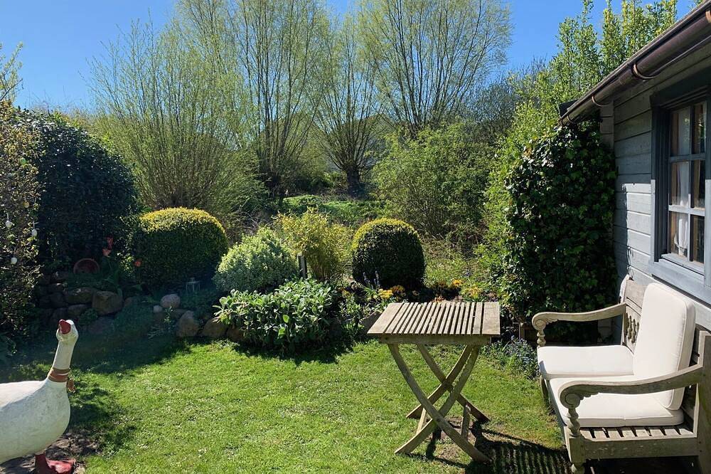 Ganze Wohnung, Nur 250m zum Strand - für 4 Pers., 70qm, gr. Süd-Garten/Terrasse, Wintergarten in Schönberg, Südliche Ostseeküste