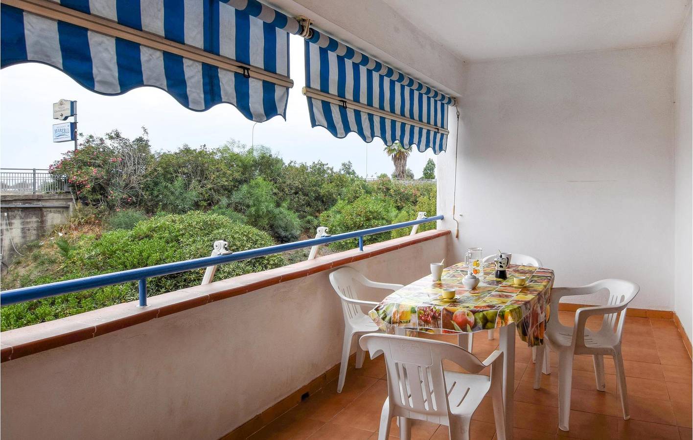Ganze Ferienwohnung, Wohnung mit Meerblick in der Nähe des Stadtzentrums mit Parkplatz in Nocera Terinese, Catanzaro Provinz