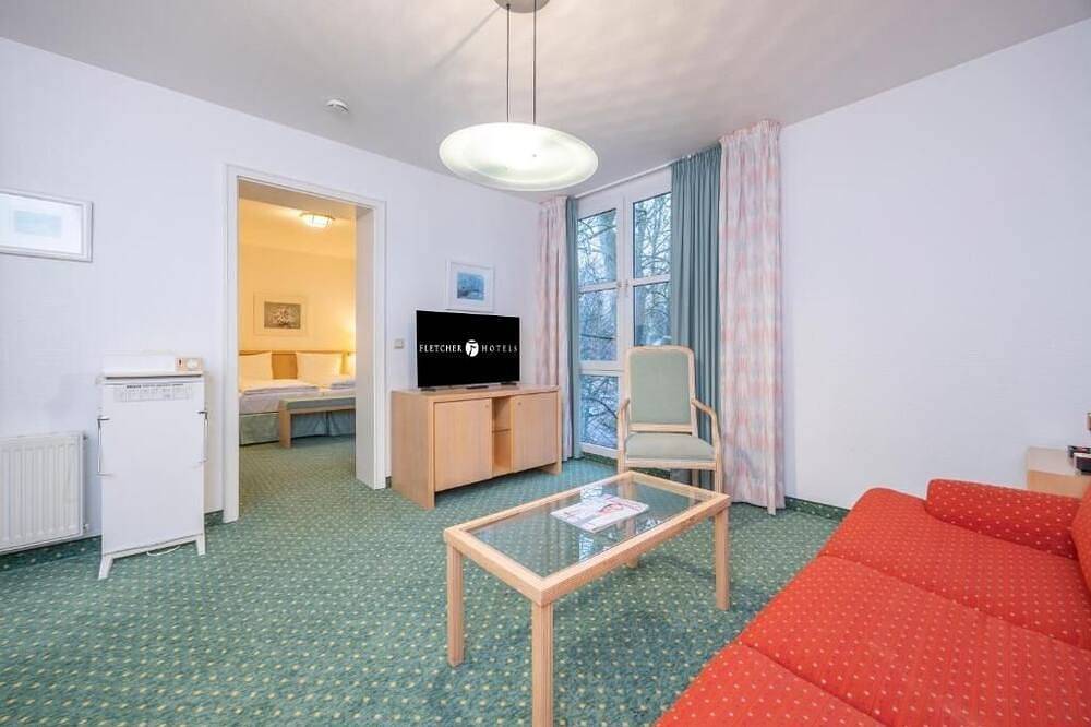 Relax Unit Near Kettwiger Stadtwald With Bistro Dining Pet Friendly Free Parking in Heiligenhaus, North Rhine-Westphalia