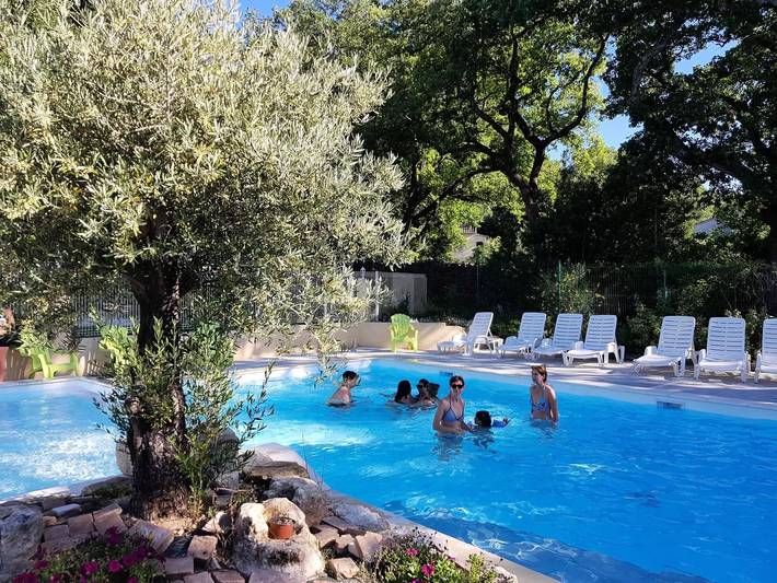 Camping für 4 Personen, mit Terrasse und Ausblick in Drôme