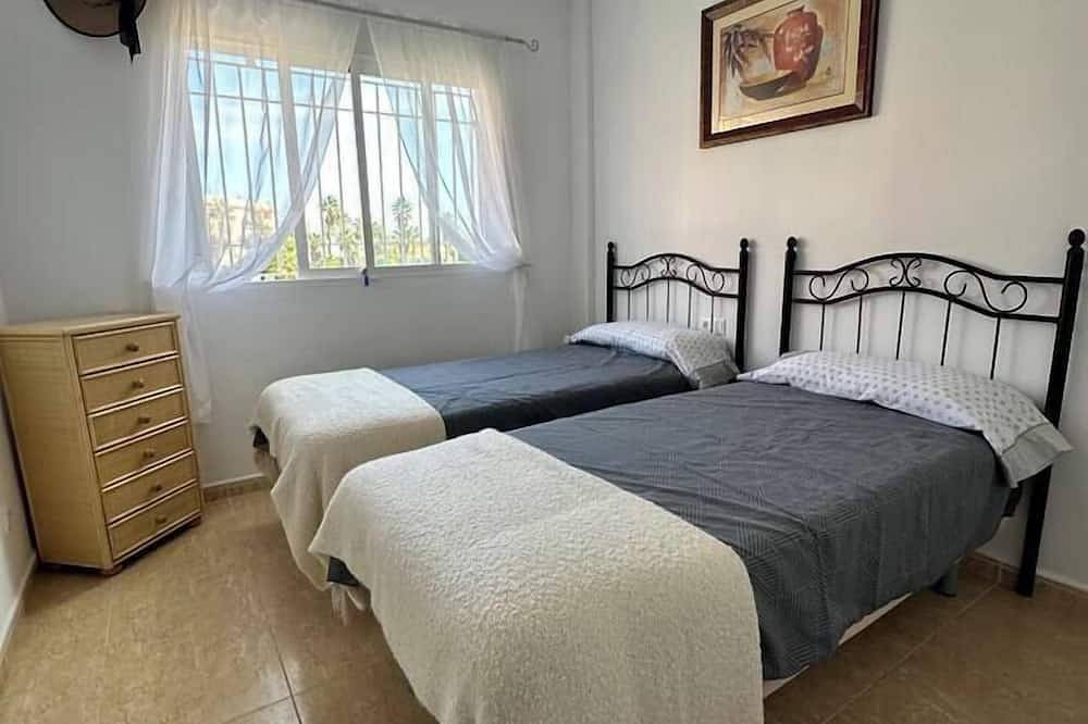 Apartamento entero, Apartment with direct beach access in Dehesa de Campoamor, Orihuela