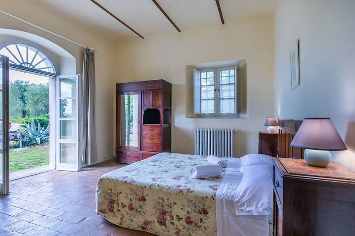 Elegante appartamento in villa per 4 persone con piscina, TV e patio in Poggibonsi, Chianti