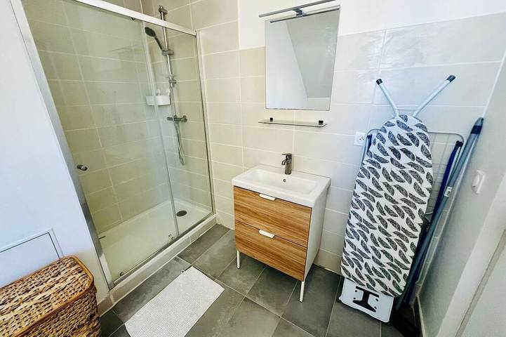Apartamento entero, Quiet and spacious apartment, fully equipped, wifi Share Save in San Quintín (Aisne), Aisne