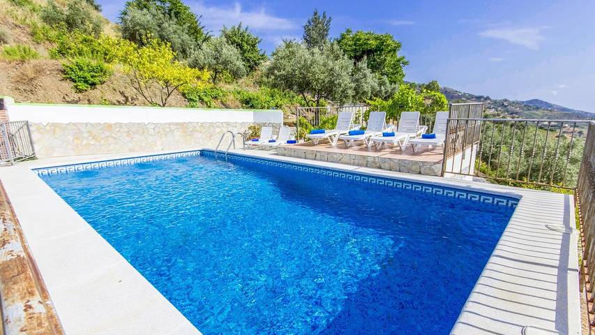 Finca für 10 Personen, mit Pool und Balkon/Terrasse, mit Haustier in Cómpeta - 2