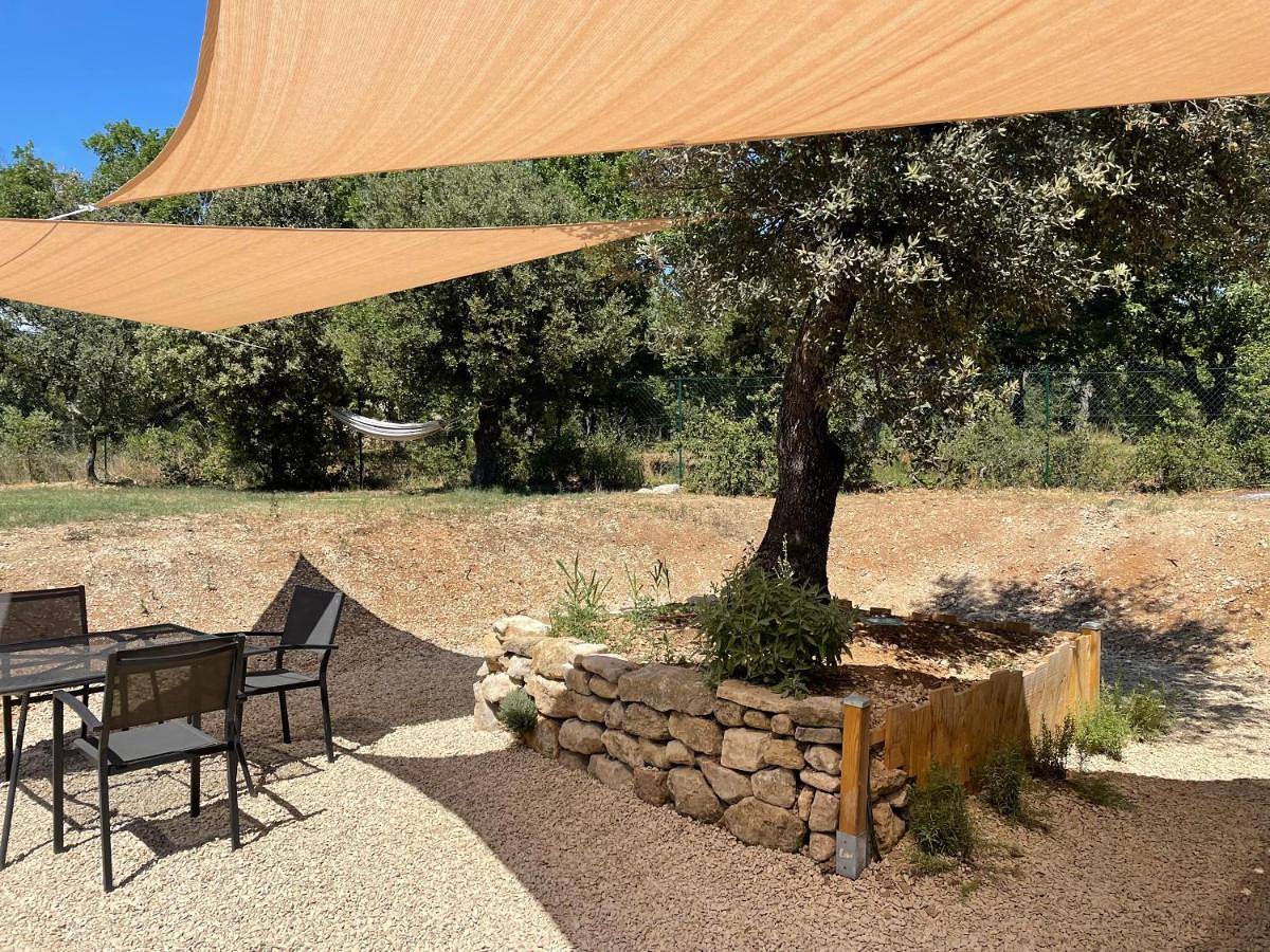 Mas la Chêneraie Lourmarin - Au calme, à 10 mn du centre ville à pied in Lourmarin, Parc naturel régional du Luberon