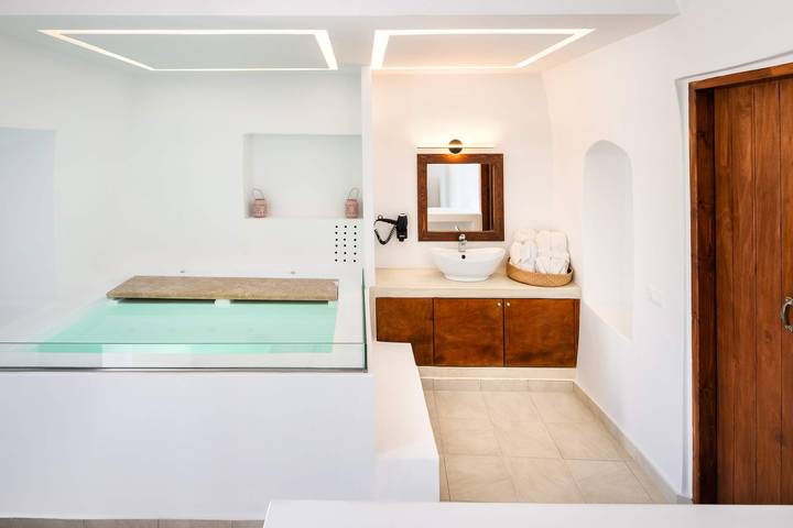 Gîte pour 2 personnes, avec Jacuzzi ainsi que Jardin et Piscine à Santorin - 4