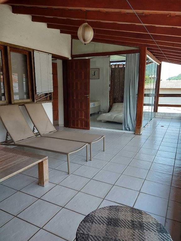 Tiradentes vermietet! 3 suiten + 1 zimmer alle mit klimaanlage / 2 gelad, churr garden terrasse in São Sebastião, Região Metropolitana do Vale do Paraíba e Litoral Norte