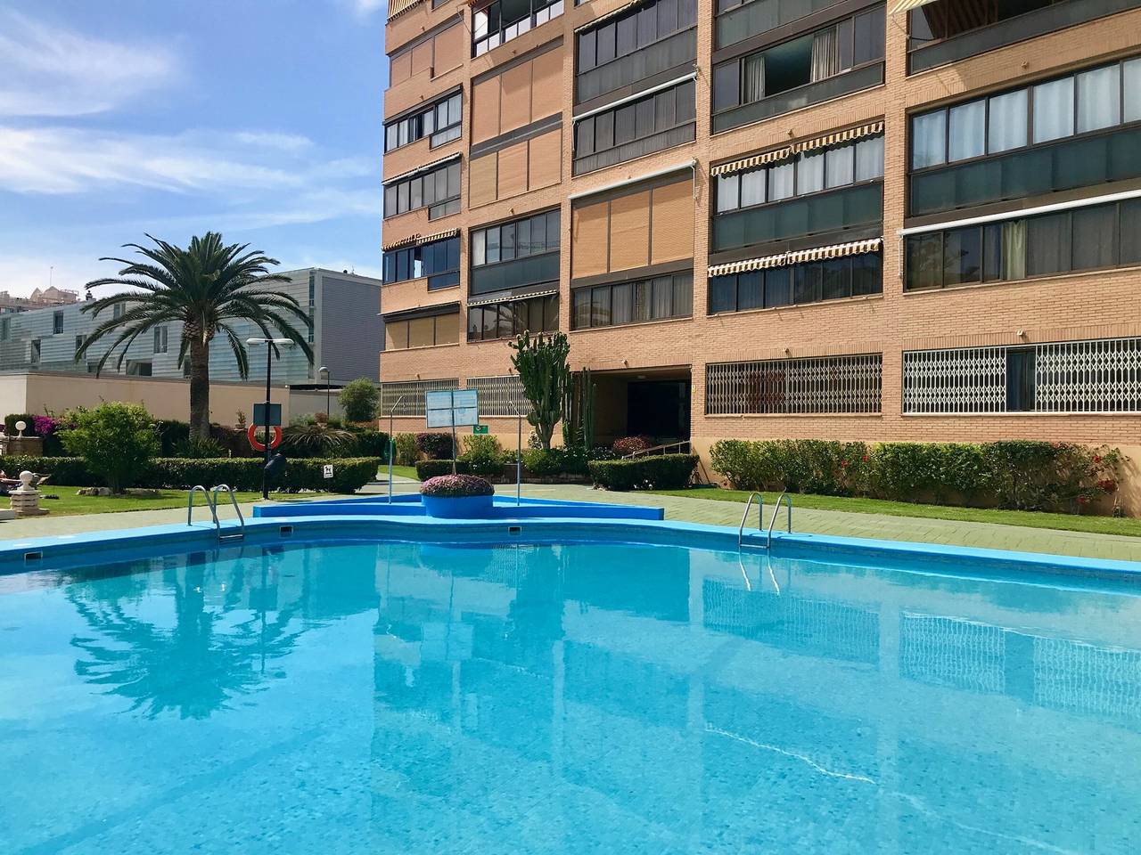 Entire apartment, Apartment with terrace near the beach - 2 guests in Benidorm, Costa Blanca