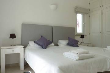 Villa for 8 People in Luz, Faro District, Photo 1