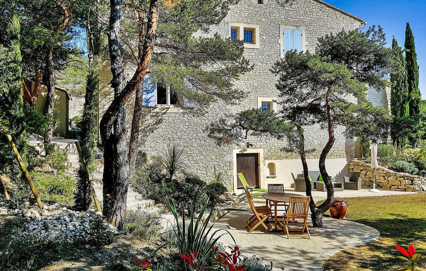 Appartement avec vue sur la montagne, avec piscine et parking, à 1 km de Montbrison-sur-Lez in Montbrison-sur-Lez, Région de nyons